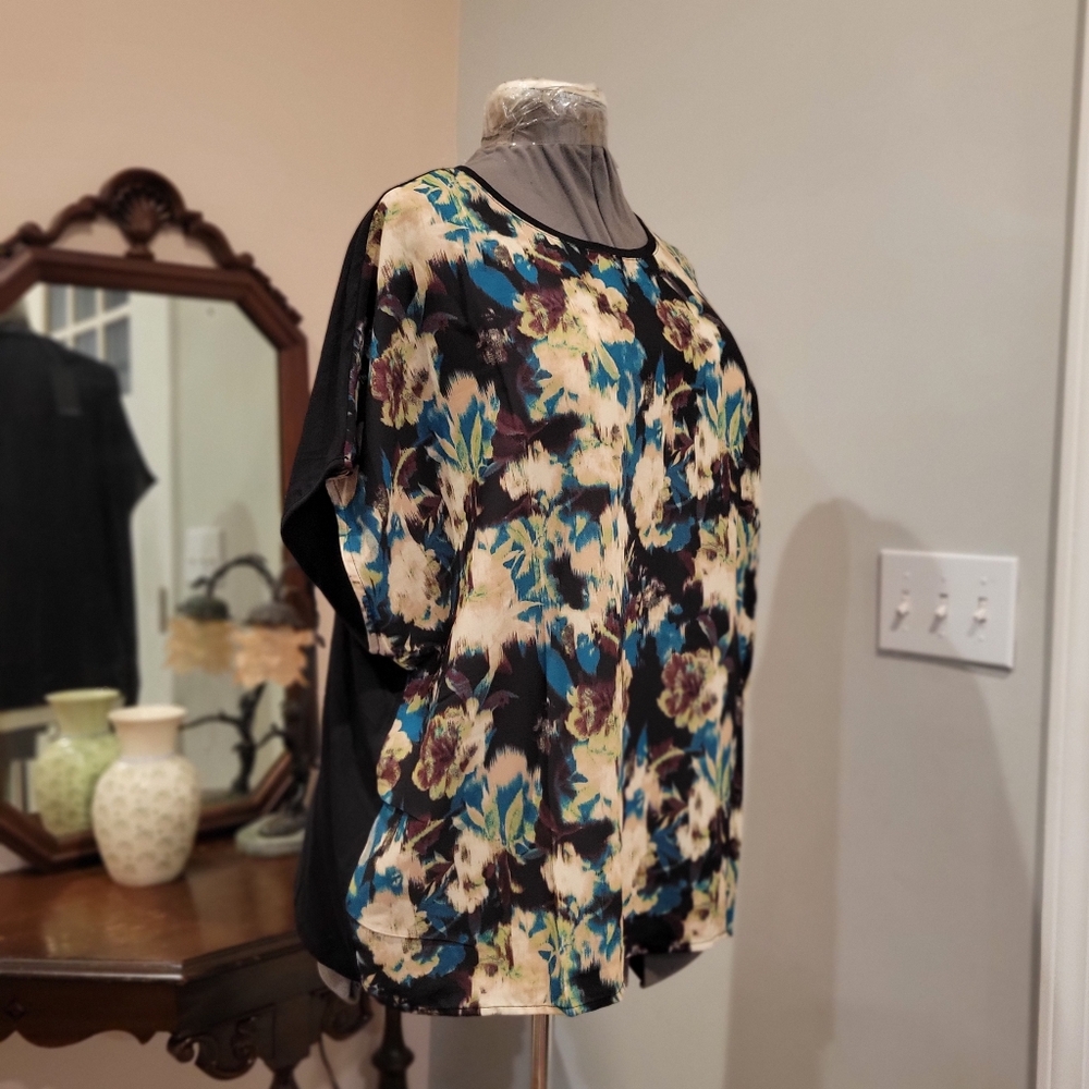 NWT 2X Rafaella Floral Blouse - Picture 2 of 8